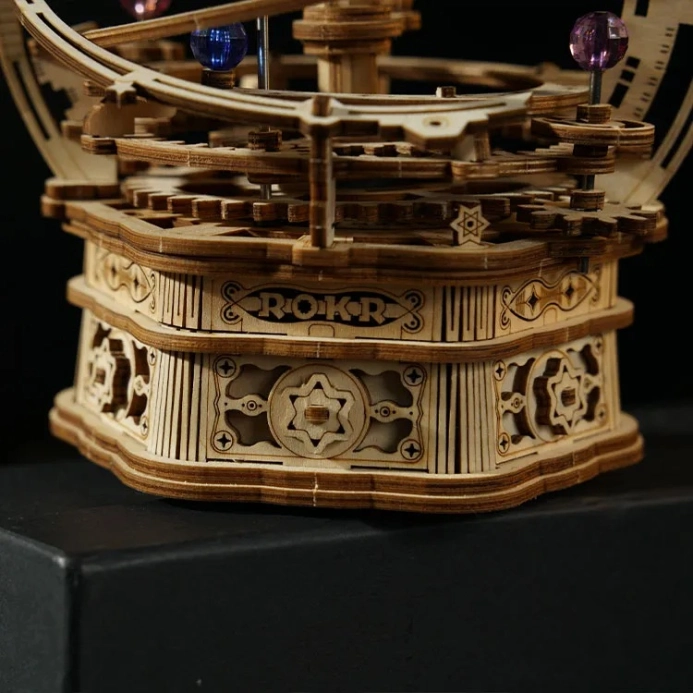 RoboTime 3D skládačka hrací skříňky Historický orloj