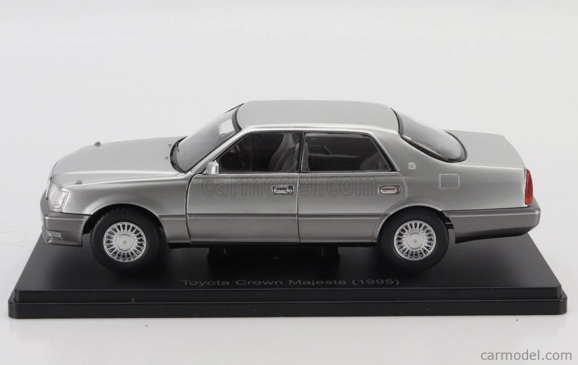 Edicola Toyota Crown Majesta 1995 1:24 Silver