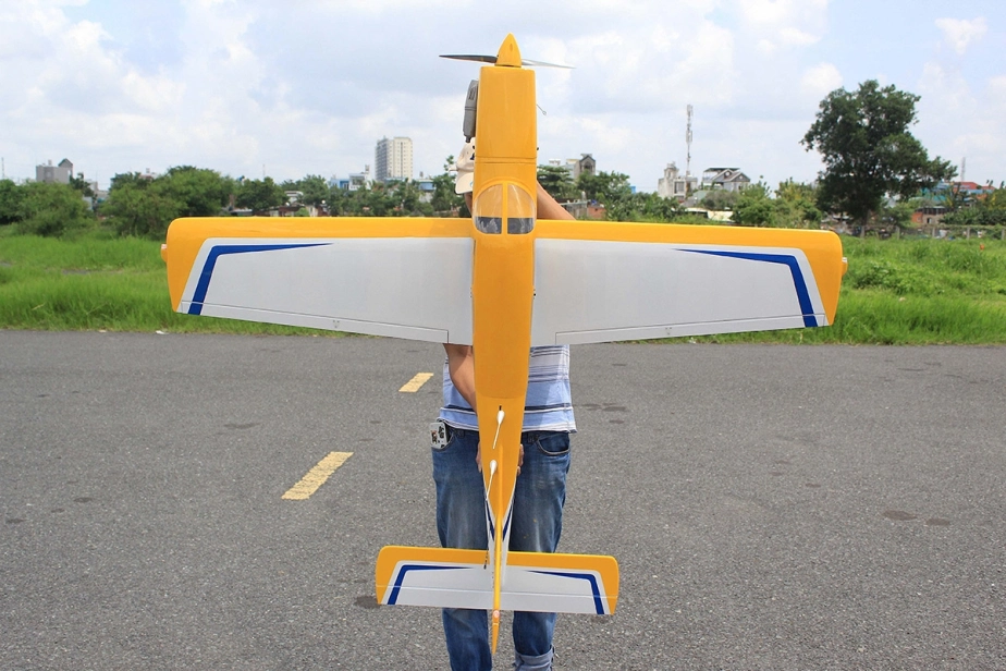 Piper Cherokee 1,53m Žlutý