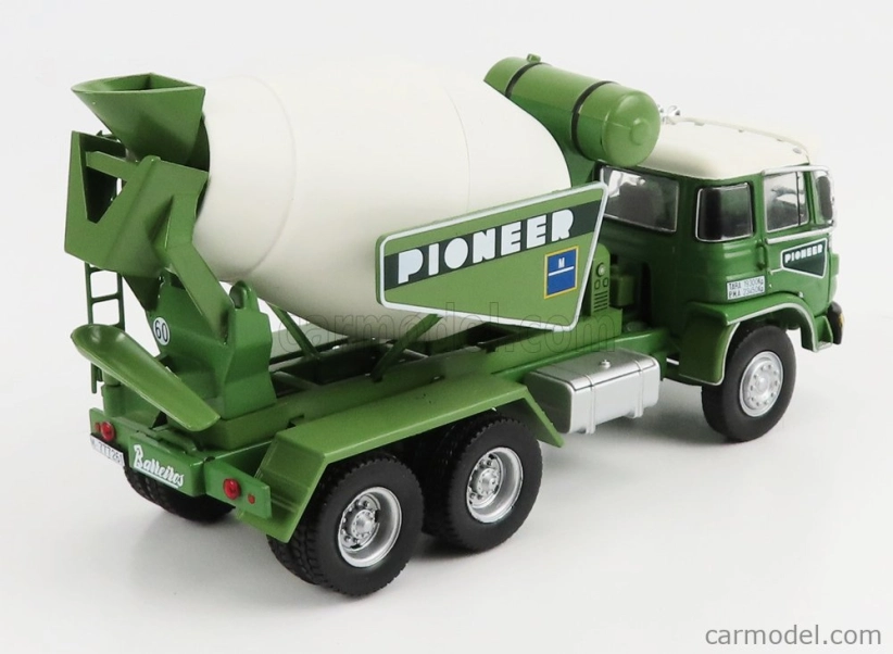Edicola Barreiros Centauro Truck Cement Mixer Betoniera 3-assi 1968 1:43 zelená biela