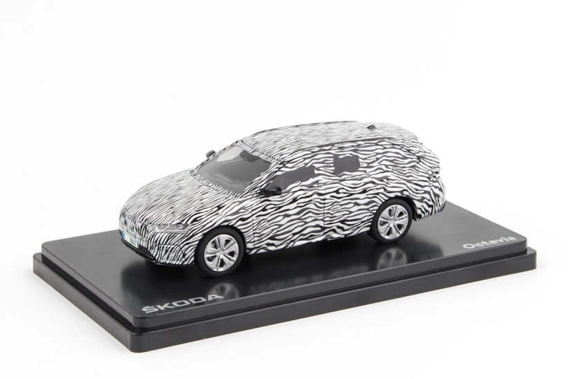 Abrex Škoda Octavia IV Combi RS (2020) 1:43 - Maskovaný Prototyp