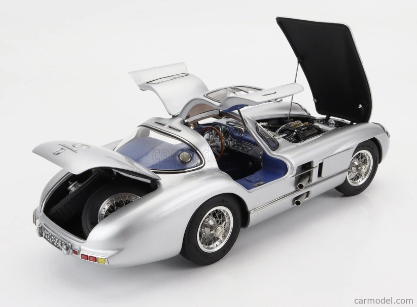 Cmc Mercedes Benz 300 Slr Coupe N T1 Rac Tourist Trophy 1955 1:18 Strieborná