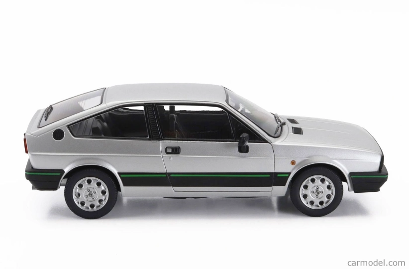 Mitica-diecast Alfa romeo Alfa Romeo Sprint 1.5 Quadrifoglio Verde 1983 1:18 Grigio Nisida Met Grey
