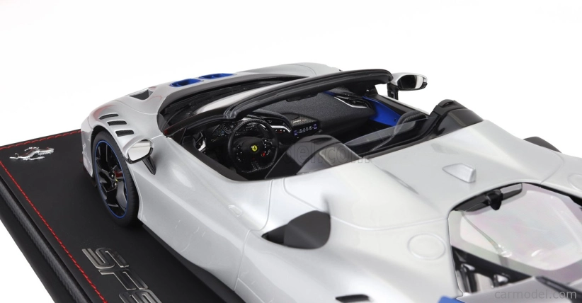 Bbr-models Ferrari Sf90 Xx Stradale Spider 2024 - Con Vetrina - With Showcase 1:18 Argento Nurburgring - Stříbrná Modrá Černá