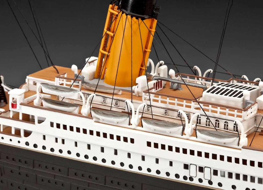 Revell R.M.S. Titanic 100. výročie darčeková sada