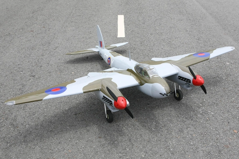 DH Mosquito 2,03 m (zaťahovací podvozok)