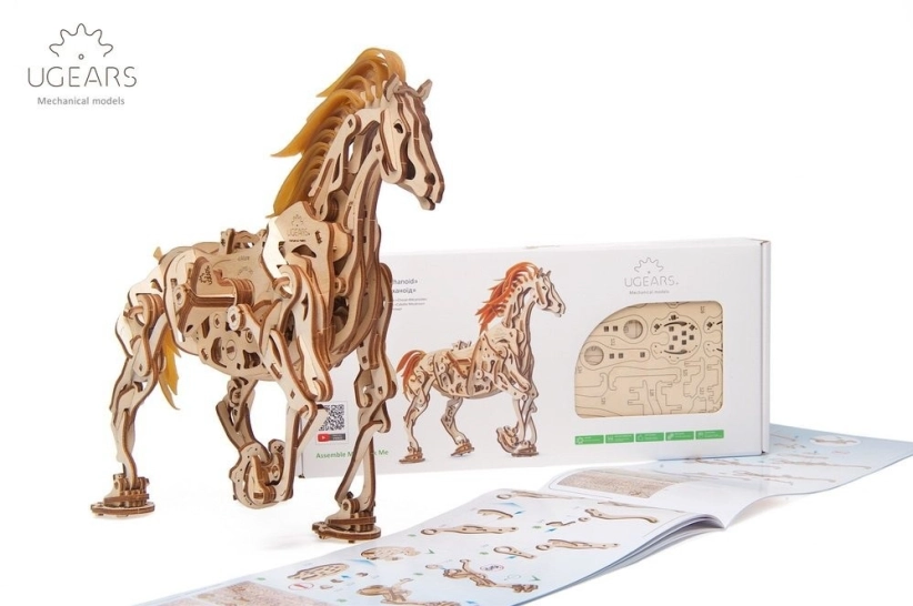 Ugears 3D drevené mechanické puzzle Kôň