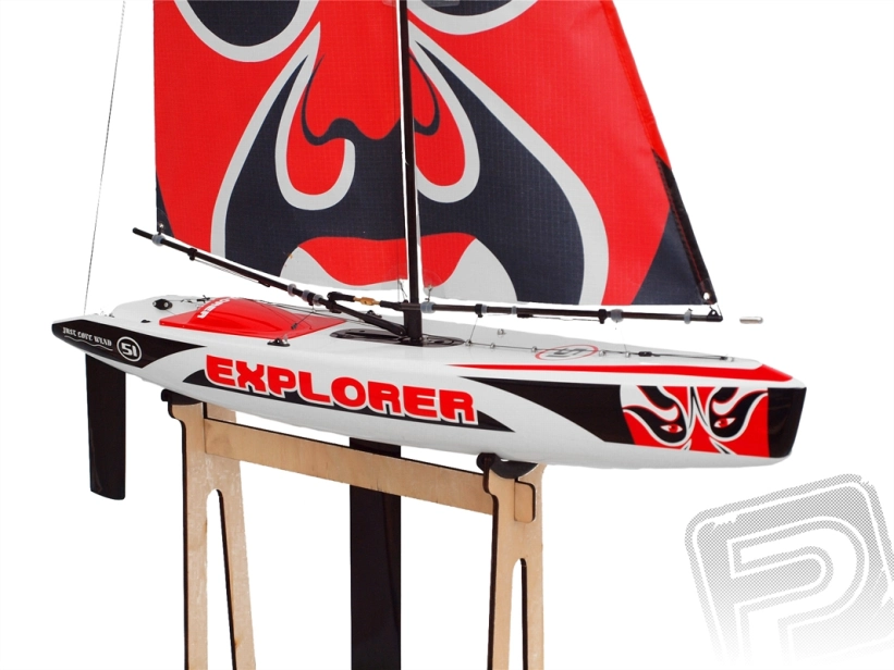 RC plachetnica Explorer