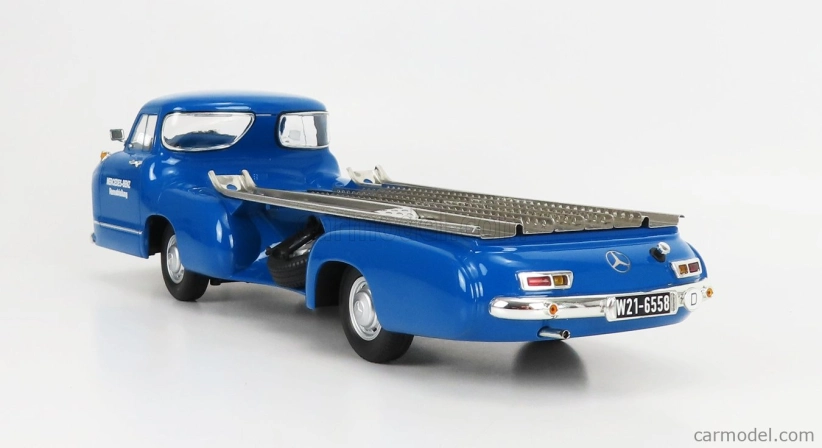 Werk83 Mercedes Benz Truck Racing Car Transporter Rennabteilung 1955 1:18 Modrá