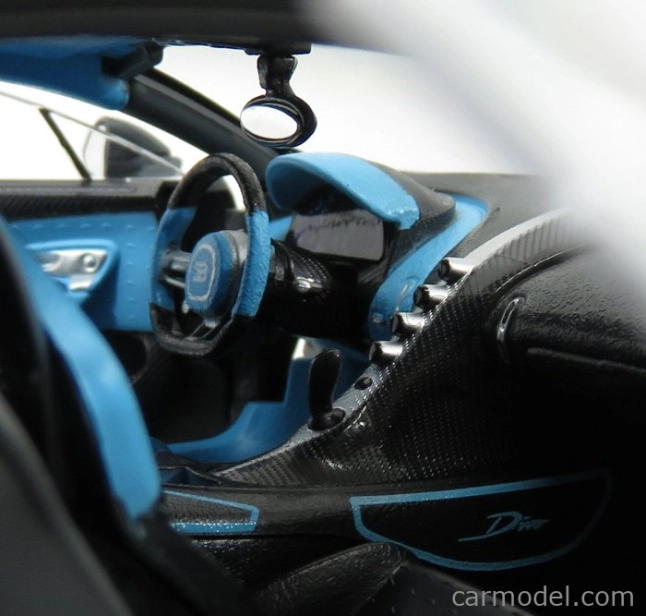 Bburago Bugatti Divo 1:18 stříbrná