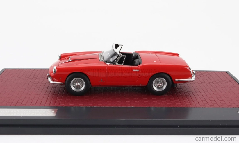 Modely v mierke Matrix Ferrari 400 Superamerica Pinifarina Cabriolet Open 1960 1:43 Červená