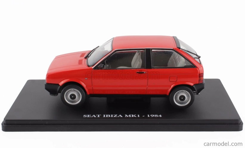 Edicola Seat Ibiza 1-series 1984 - Con Vetrina - S vitrínou 1:24 červená