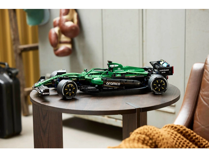LEGO Technic - Auto Aston Martin Aramco AMR25 F1®