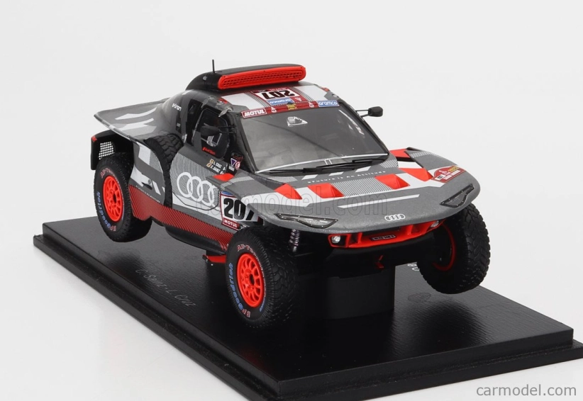 Spark model Audi Q E-tron Rs Tím Audi Sport N 207 Rally Dakar 2023 Carlos Sainz - Lucas Cruz 1:43 Sivá strieborná čierna