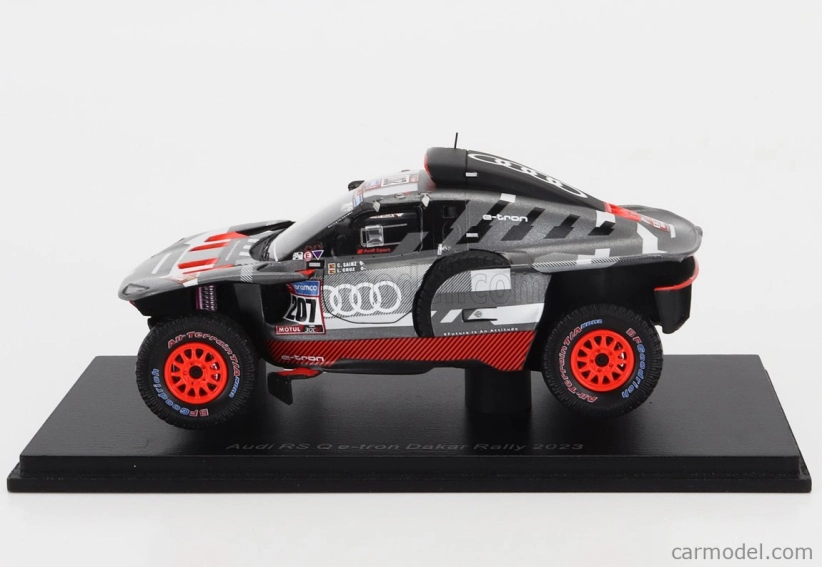 Spark model Audi Q E-tron Rs Tím Audi Sport N 207 Rally Dakar 2023 Carlos Sainz - Lucas Cruz 1:43 Sivá strieborná čierna