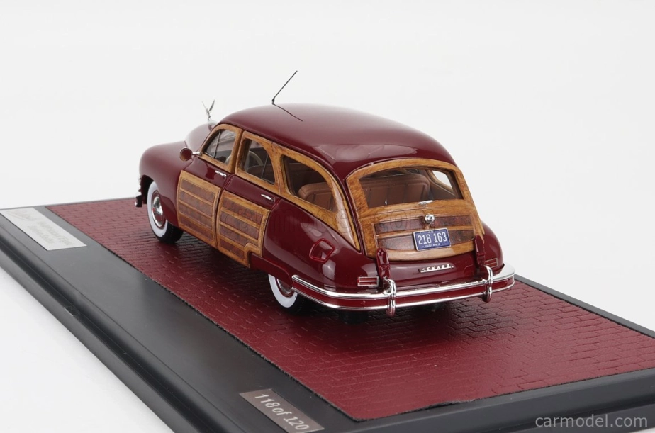 Modely v mierke Matrix Packard 8 Eight Station Sedan 1948 1:43 Red Wood