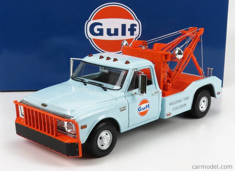 Greenlight Chevrolet C-30 Pick-up Gulf Odtahový vůz 1969 1:18, světle modrá