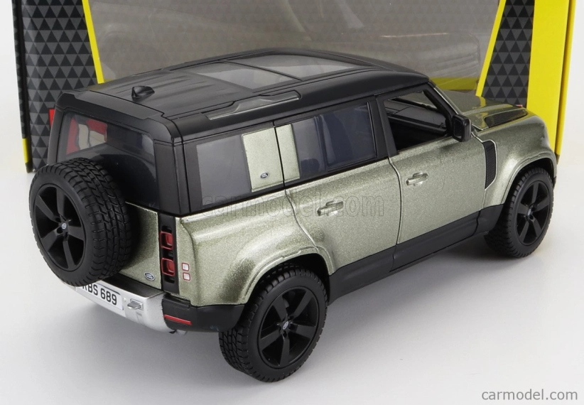 Bburago Land Rover Defender 110 1:24 zelená