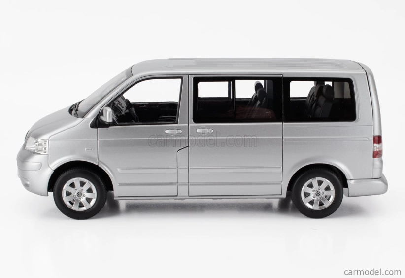Norev Volkswagen T5 Multivan Minibus 2003 1:18 Strieborný