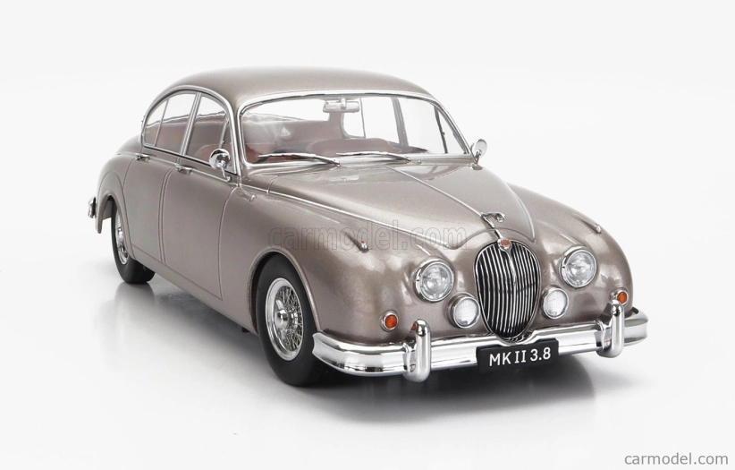 Jaguar Mkii 3.8 Rhd 1959 v mierke 1:18 Pearl Silver