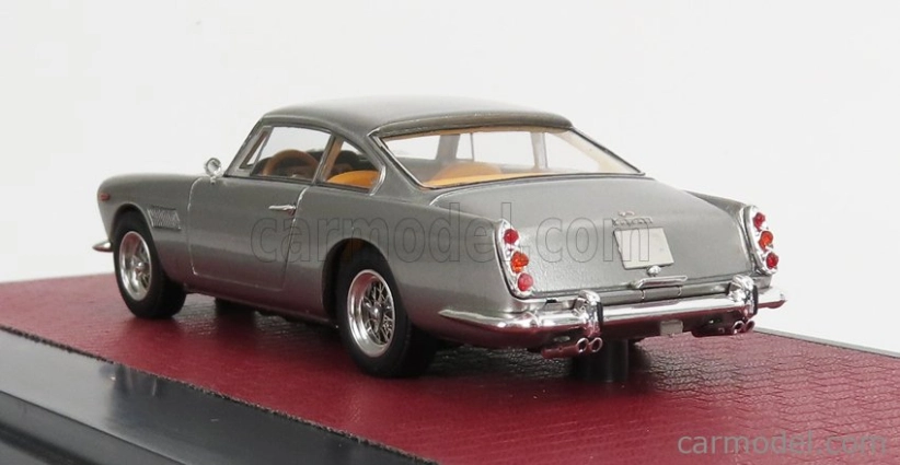 Modely v mierke Matrix Ferrari 250gt 2+2 Coupe 1960 1:43 Strieborná