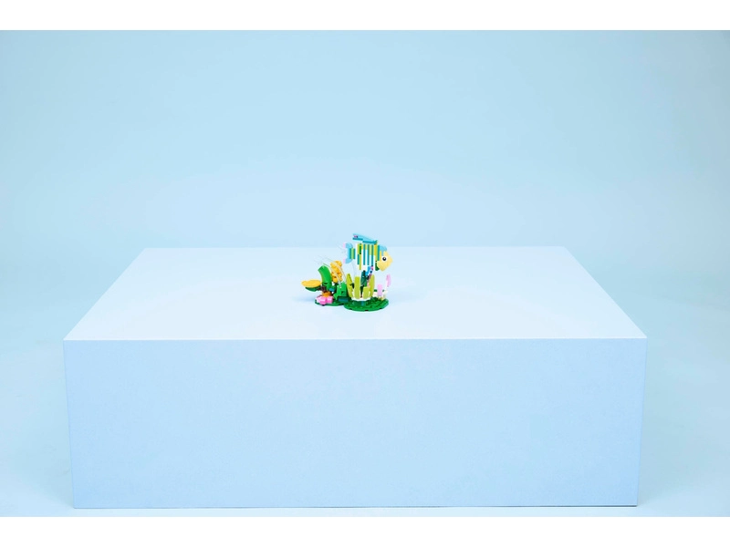 LEGO Creator - Divoké zvieratá: Farebný kolibrík