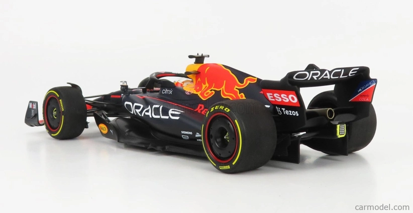 Minichamps Red bull F1 Rb18 Team Oracle Red Bull Racing N 1 1:18, tmavě modrá