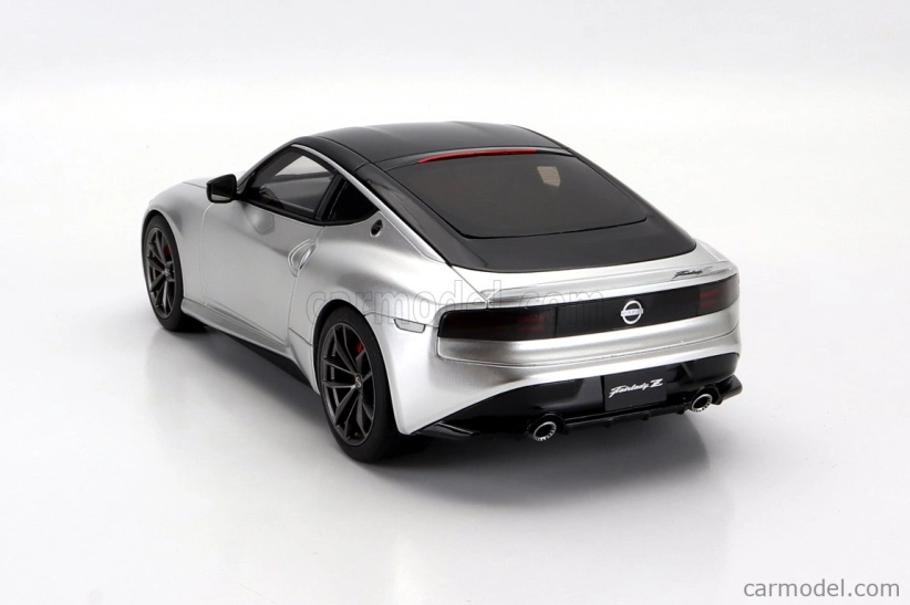 Kyosho Nissan Fairlady Z Coupe 2023 1:18 Silver