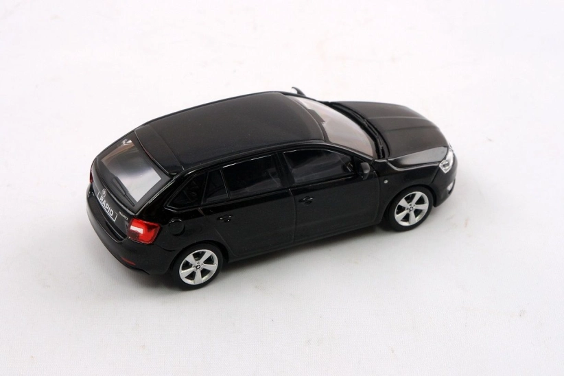 Abrex Škoda Rapid Spaceback (2013) 1:43 - Černá Magic Metalíza