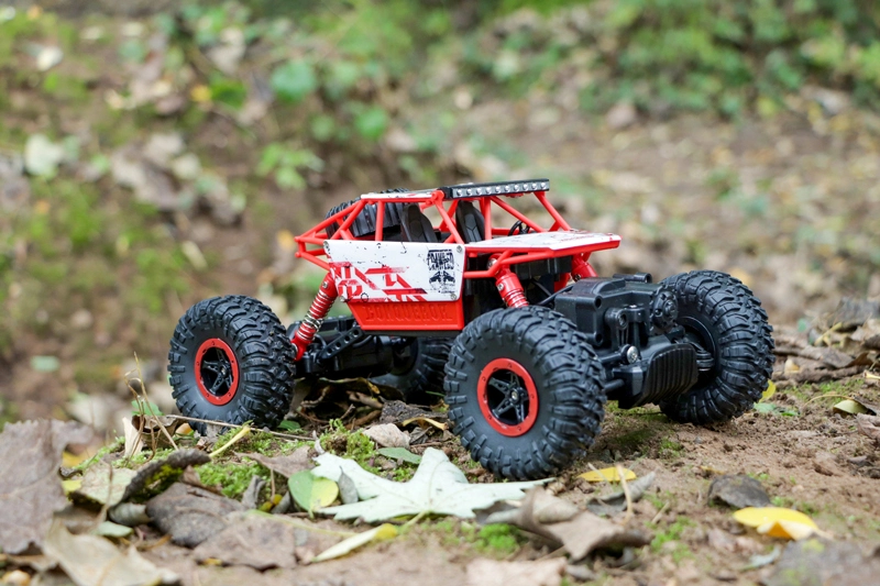 RC auto Conqueror 1:18, červená + náhradná batéria