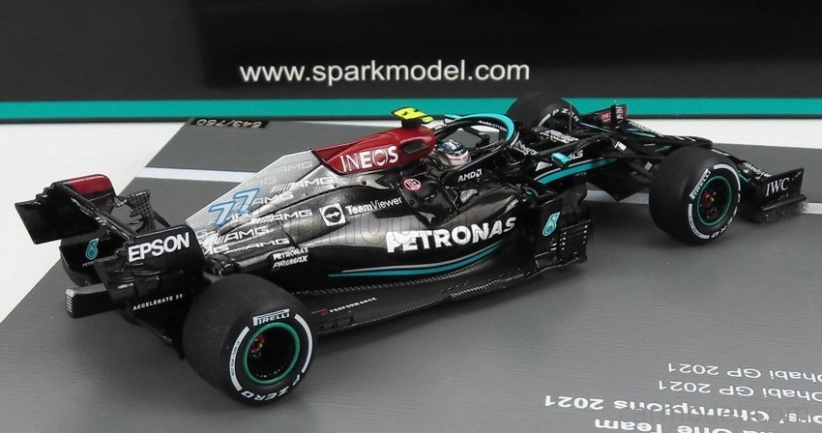 Spark-model Mercedes gp Set F1  2x W12 Mercedes M12 Eq Power+ Team Amg Petronas Motorsport Formula One N 44  + N 77 Abu Dhabi Gp 2021 Lewis Hamilton - Valtteri Bottas - 8 Times World Champion Constructeur 1:43 Černá Zelená