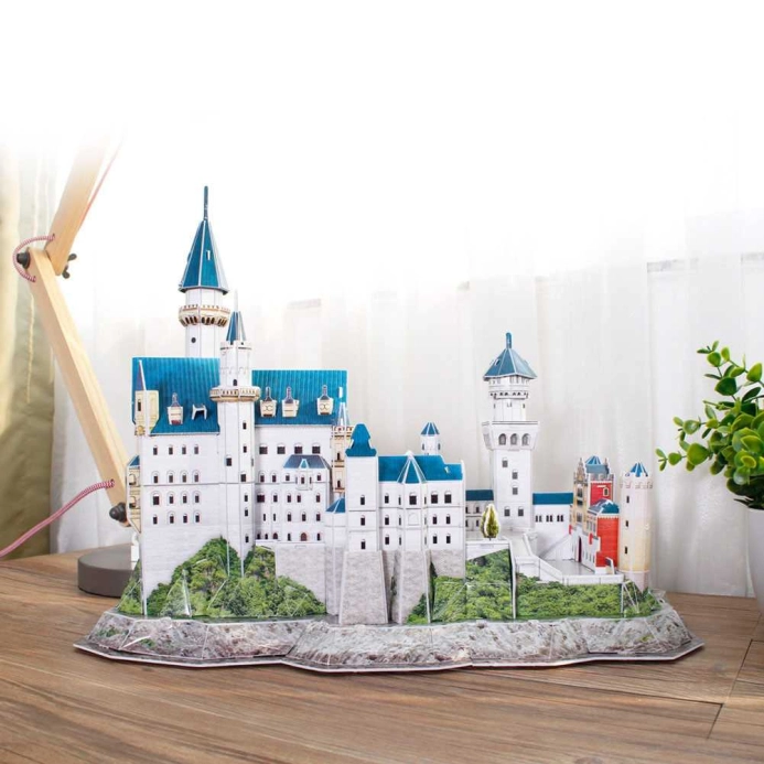 Revell 3D puzzle – Neuschwanstein (33 cm)
