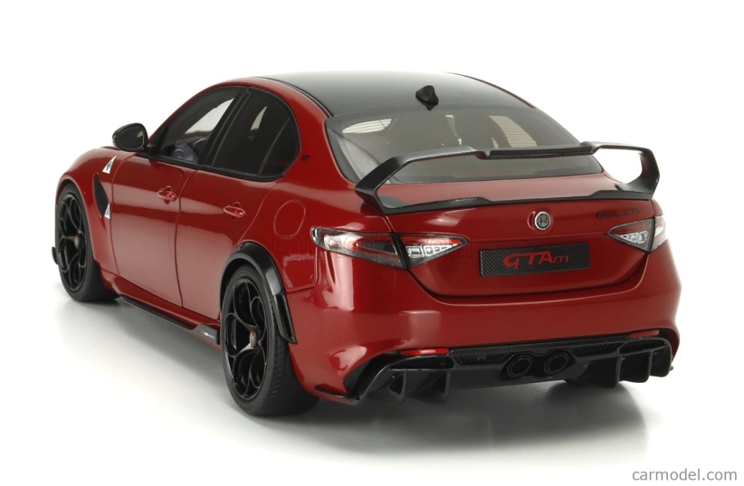 Motorhelix Alfa romeo Giulia Gtam s motorom a príslušenstvom 2021 1:18 Red Met