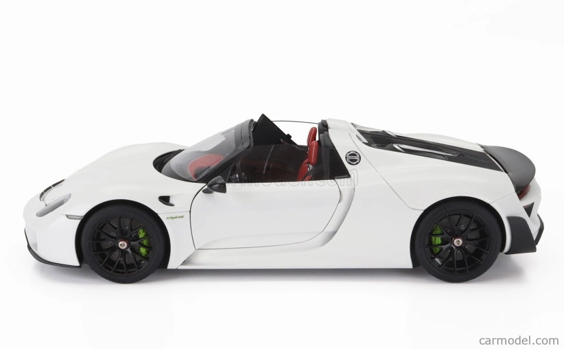Autoart Porsche 918 Spyder Weissach Package 2013 1:18 Biela