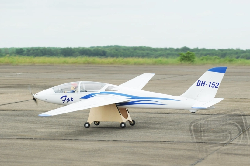 BH152 FOX vetroň 6000mm ARF