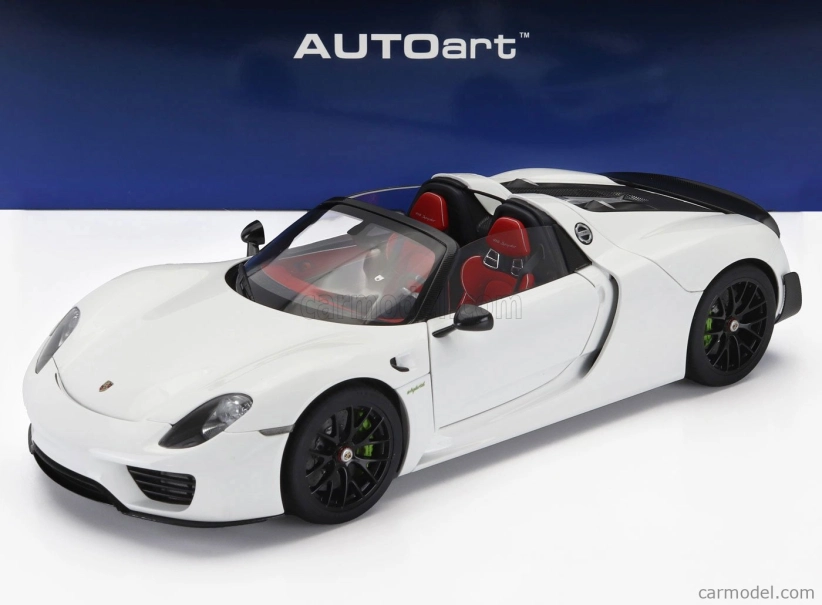 Autoart Porsche 918 Spyder Weissach Package 2013 1:18 Biela