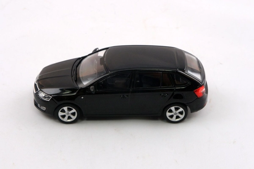 Abrex Škoda Rapid Spaceback (2013) 1:43 - Černá Magic Metalíza