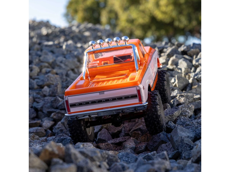 Axial SCX24 Chevrolet C10 1971 1:24 4WD RTR oranžový