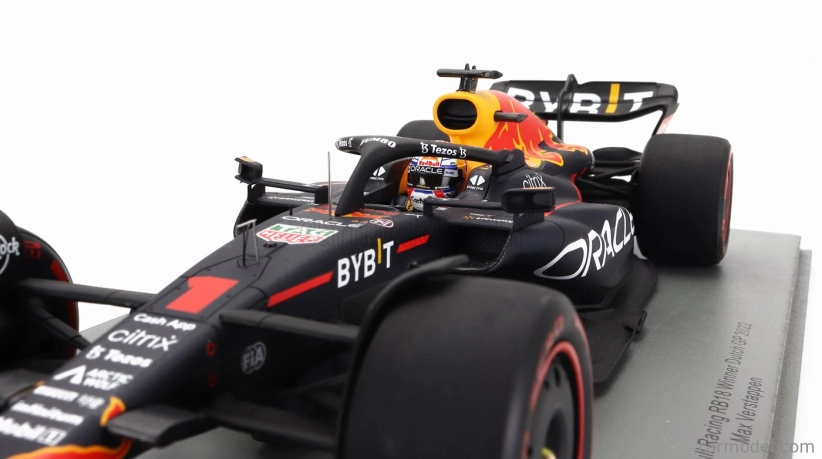 Spark-model Red bull F1  Rb18 Team Oracle Red Bull Racing N 1 Winner Dutch Gp World Champion 2022 - 30th Victory Max Verstappen 1:18 Matná Modrá Žlutá Červená