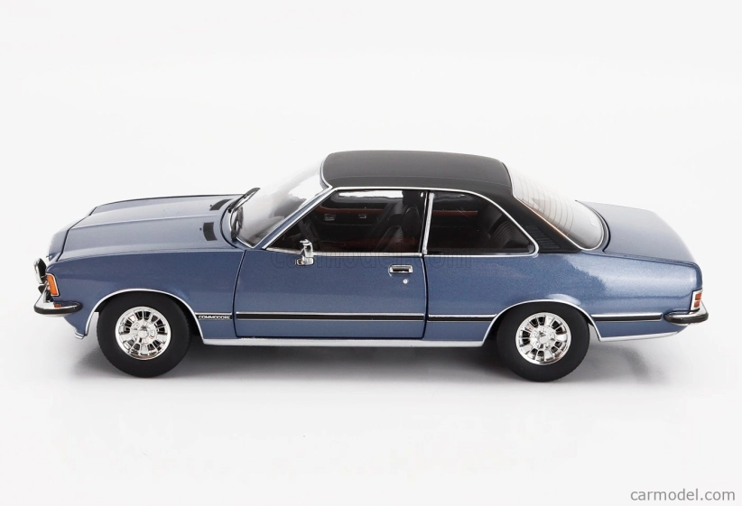 Touring modelcars Opel Commodore B Gs/e Coupe 1975 1:18 Svetlomodrá s čiernou