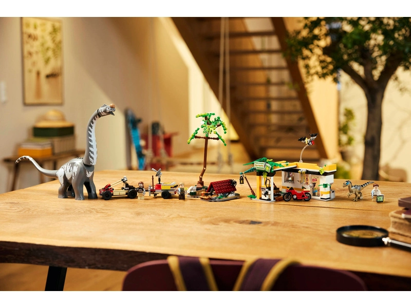 LEGO Jurský svet - Misia na sledovanie dravca a titanosaura