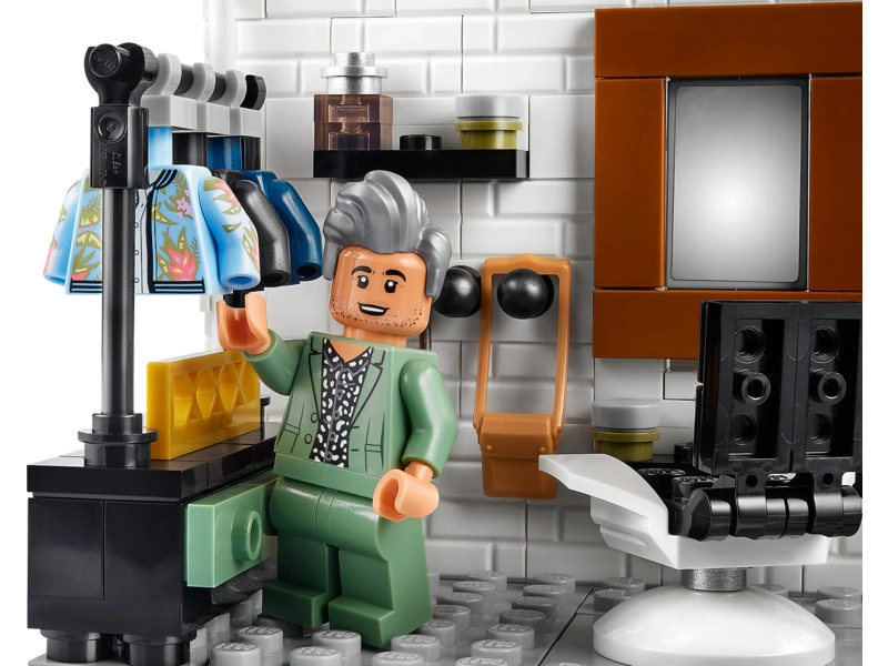 LEGO Ikony - Queer Team - Apartmán Ouzo Five