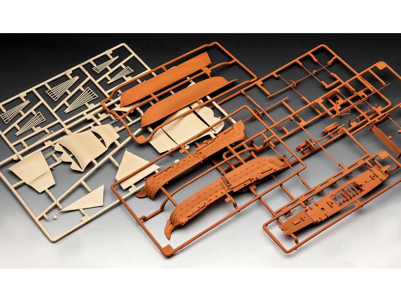 Sada Revell HMS Victory (1:450)