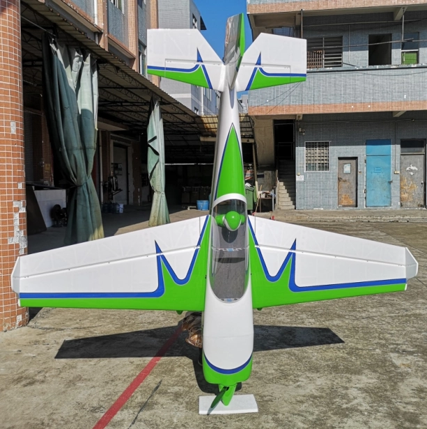 91" Extra 300 V2 EXP – zelená 2,31 m