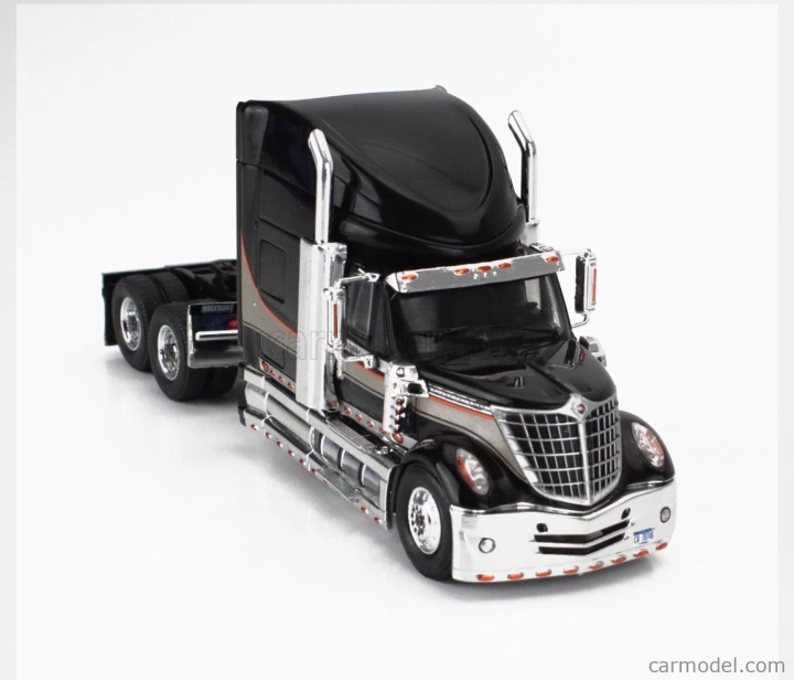 Ixo-models International Lonestar Tractor Truck 3-assi 2010 1:64 Black