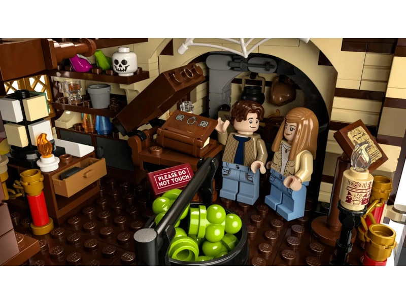 LEGO Ideas - Disney Hokus pokus: Chatka sestier Sandersonovcov