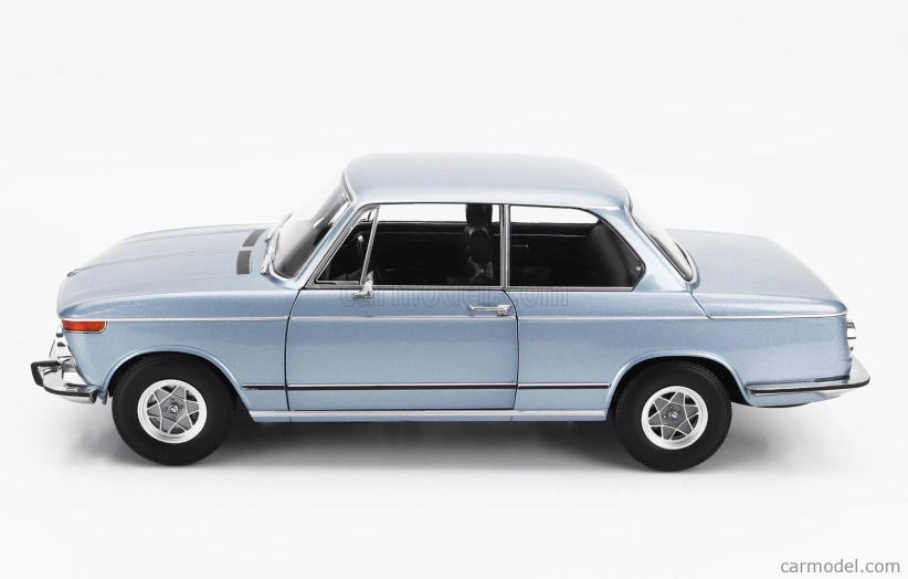 Kk-scale BMW 2002 radu 1 1971 1:12 Light Blue Met