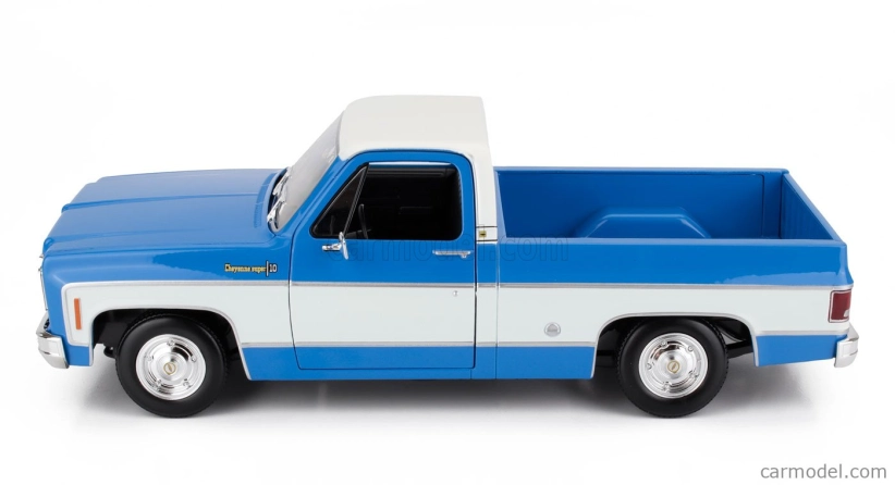 Maisto Chevrolet C-10 Pick-up Cheyenne Super 1974 1:18 modro-biela