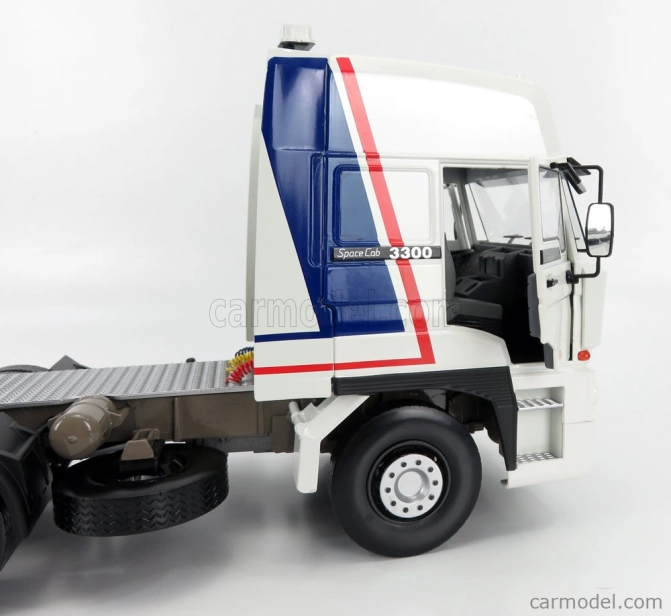 Road-kings DAF 3600 Space Cab Tractor Truck 3-assi 1982 1:18 Bílá