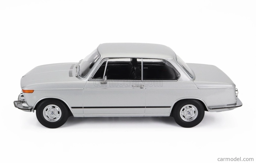 BMW 2002ti radu 1 1971 v mierke 1:18 strieborná